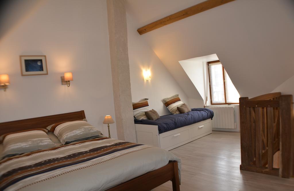 Gites A L'Ombre Des Chenes Châteauvieux Room photo