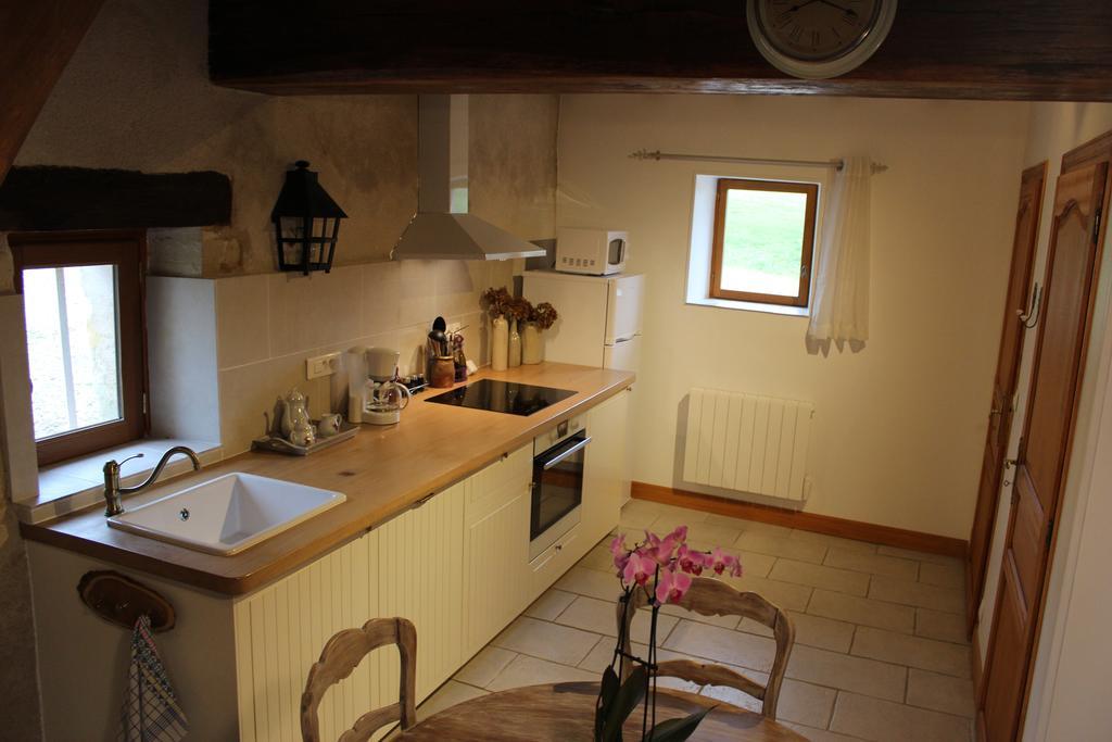 Gites A L'Ombre Des Chenes Châteauvieux Room photo