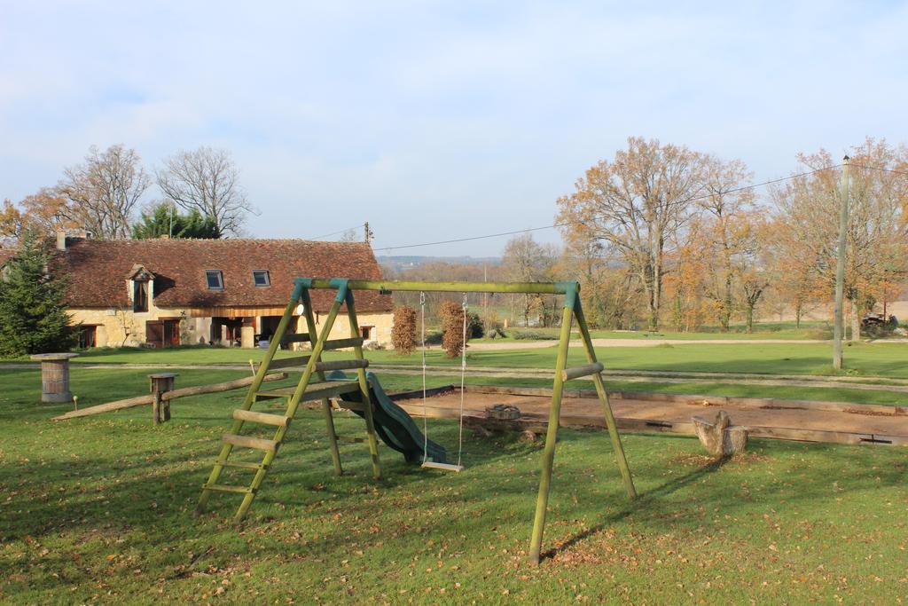 Gites A L'Ombre Des Chenes Châteauvieux Exterior photo